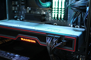 AMD Radeon™ RX 6700 XT 12gb (2 foto / 2)