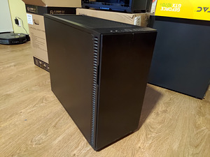 I7 @ 4.7ghz / GTX 1080 8gb / 32gb RAM / 2 x SSD / WINDOWS 10 (5 foto / 10)
