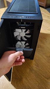 13100F / 1080ti 11gb Waterforce custom loop 360mm / M.2 (7 foto / 8)
