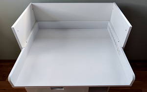 Пеленальный стол IKEA (3 фото из 6)
