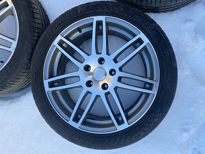 Audi Q7 20" valuveljed koos suverehvidega (5 foto / 5)