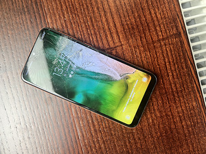 Samsung Galaxy A20e (32GB) (1 foto / 3)
