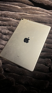 iPad Pro (10.5-inch) Wi-Fi + Cellular (64GB) (1 foto / 5)