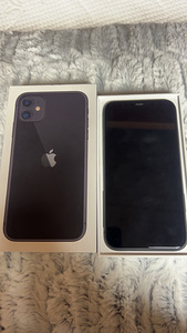iPhone 11 (64 GB) (1 foto / 6)