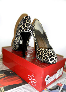 Cara effektsed leopardimustriga sametised kingad, 39 (3 foto / 7)