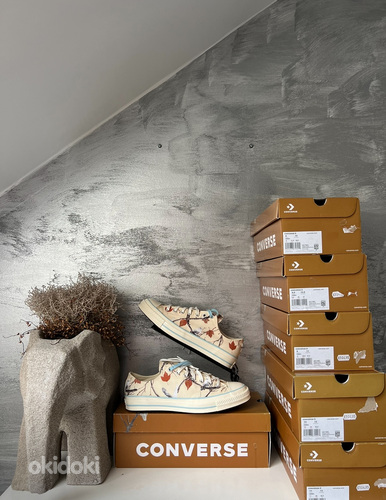 Converse tossud