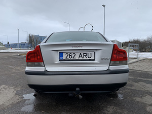 Volvo S60 103kW 2.4 (3 foto / 7)