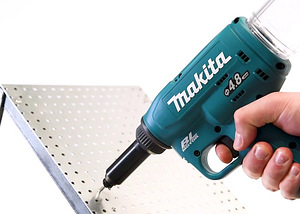 Uus 18V needipüstol Makita DRV150Z 2,4-4,8mm 6.0Ah aku (1 foto / 2)