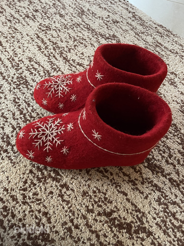 Валенки с вышивкой
