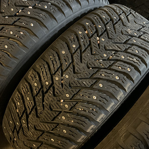 Nokian Hakkapeliitta 8 215/60/R17 100T (4 foto / 4)