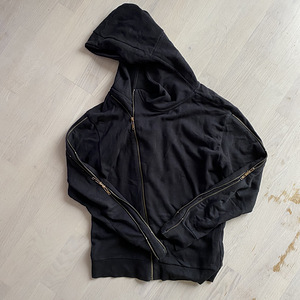 Zara hoodie (1 foto / 1)