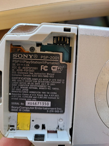 Sony PSP 2001 hacked defektidega + kaablid (5 foto / 5)