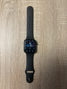 Apple watch 7 45mm (1 foto / 2)