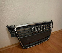 Продаю передную решетку от Audi A4 B8 2009