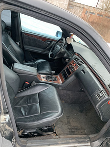 Mercedes Benz e250d manual (5 foto / 7)