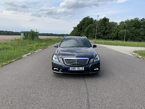 Мерседес бенц е350 амг 4матик (2 фото из 15)