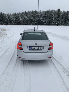 Skoda Octavia (3 фото из 11)