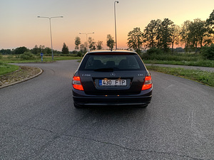 Mercedes Benz c200 (2 foto / 7)