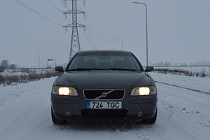 Volvo S60 2.5T (4 foto / 12)