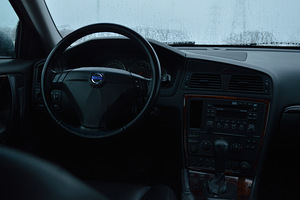 Volvo S60 2.5T (6 foto / 12)
