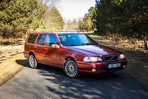 Volvo V70 2.4T (1 foto / 11)