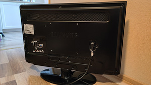 Teler 32" — Samsung LE32C450 [LE32C450E1WXBT] + pult (3 foto / 6)