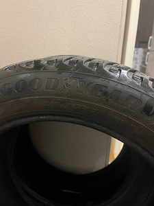 Шины Goodyear UltraGrip Arctic 2 215/55/R17 98T M+S (5 фото из 5)