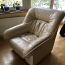 Бежевый кожаный диван + 2 кресла (фото #1)