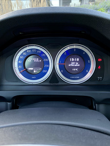 Volvo S60 R-Design 2.0d 2013 (7 foto / 13)
