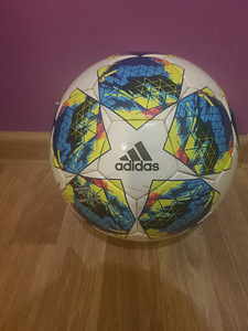 Мяч Adidas (UEFA Champions League)
