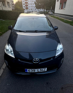 Toyota prius (1 фото из 7)