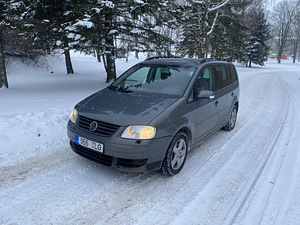 VOLKSWAGEN TOURAN (1 foto / 7)
