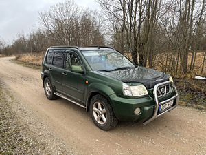 Nissan X-Trail (2 foto / 10)