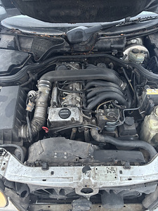 MERCEDES-BENZ E 250 D (8 foto / 9)