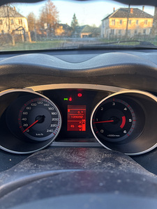 Mitsubishi Outlander (7 фото из 11)