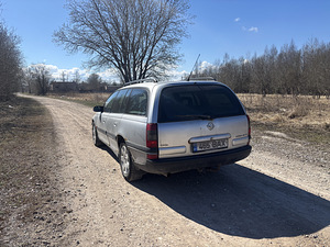 Opel Omega TDS (4 foto / 6)