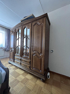 Спальный гарнитур (1 фото из 4)