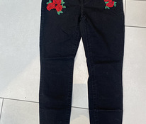 Черные джинсы с вышивкой true Religion, 31