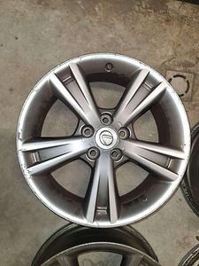Lexus оригинальный диск 18 (3 фото из 5)