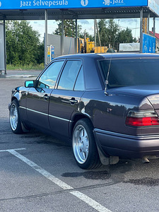 W124 3.0 100kW sedan bornit (2 foto / 14)