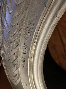 Продаются шипованные шины Nokian Hakkapeliitta 8 размером 245/45 R18 (5 фото из 5)