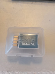 Makita DGA518ZU (2 foto / 3)