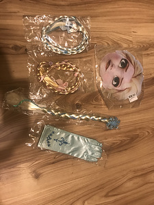 Elsa, Anna Aksessuaarid (4 foto / 10)