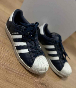 Кроссовки Adidas (2 фото из 4)