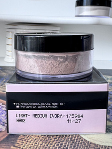 Siidine pulber Mary Kay Light-to-Medium Ivory (Matte) -% (1 foto / 3)