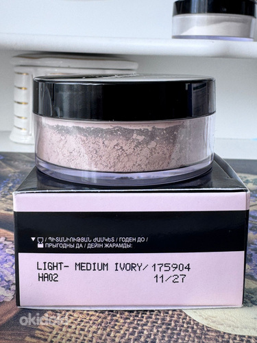 Шелковистая пудра Mary Kay Light-to-Medium Ivory (Matte) -%