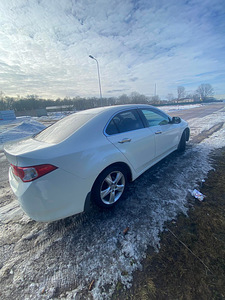 Honda Accord (5 foto / 7)