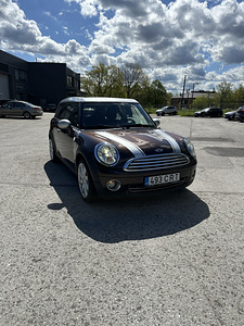 Mini Cooper Clubman (3 фото из 5)