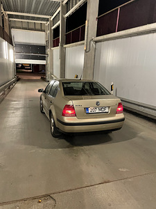 Volkswagen Bora 1.6 (2 foto / 5)