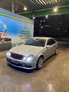 Мерседес бенц е320 CDI (1 фото из 4)
